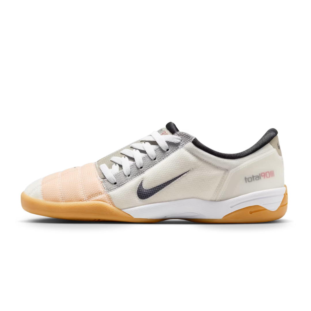 Nike Total 90 White and Black